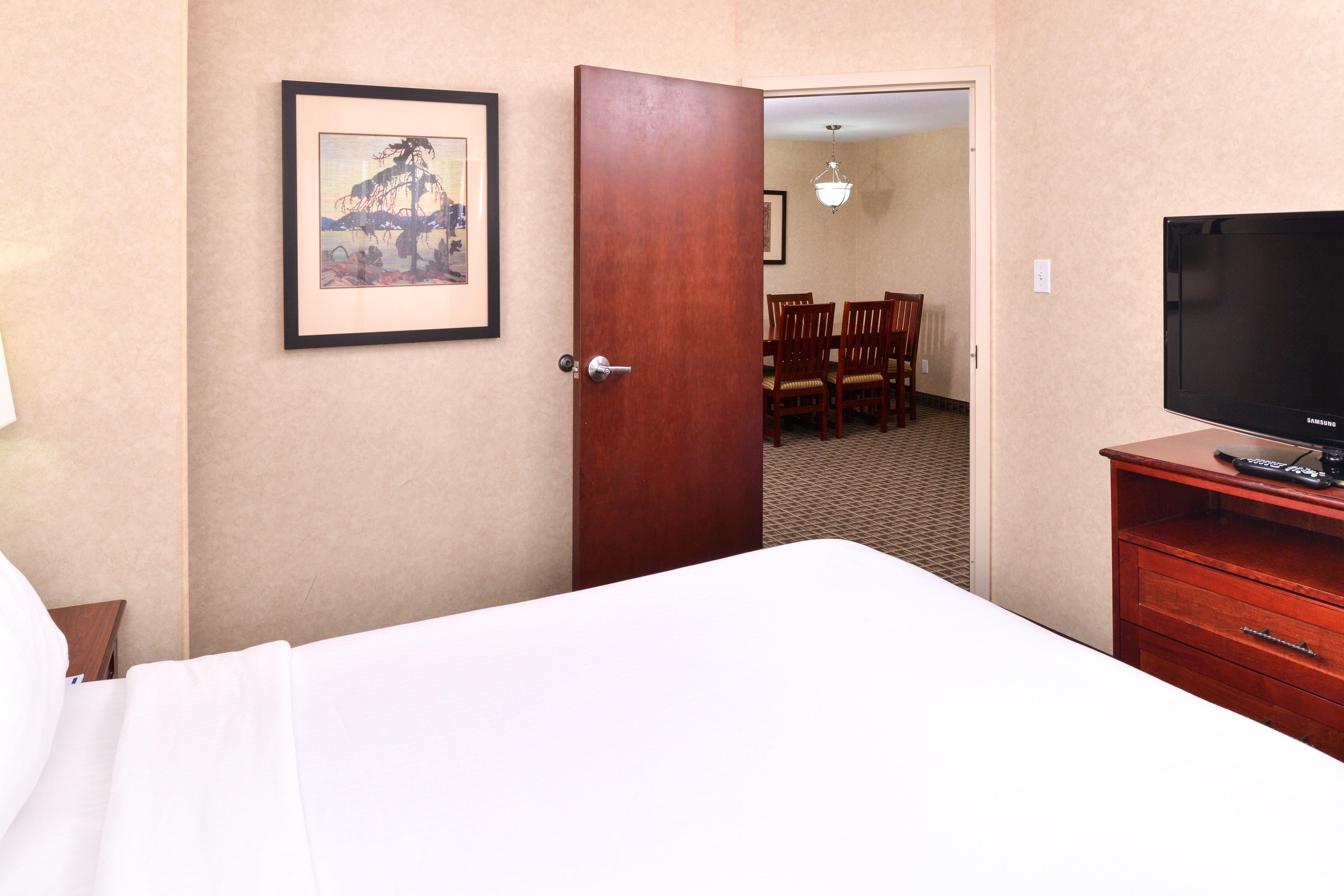 Holiday Inn Express Edmonton North By Ihg Exterior photo