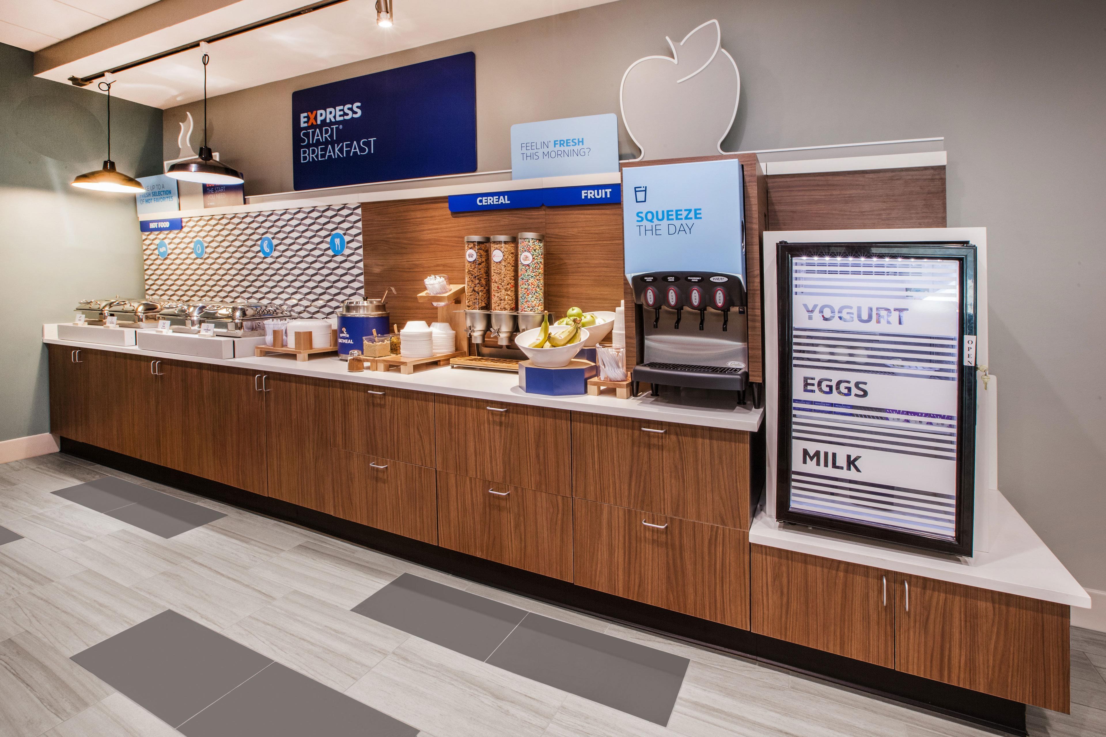 Holiday Inn Express Edmonton North By Ihg Exterior photo