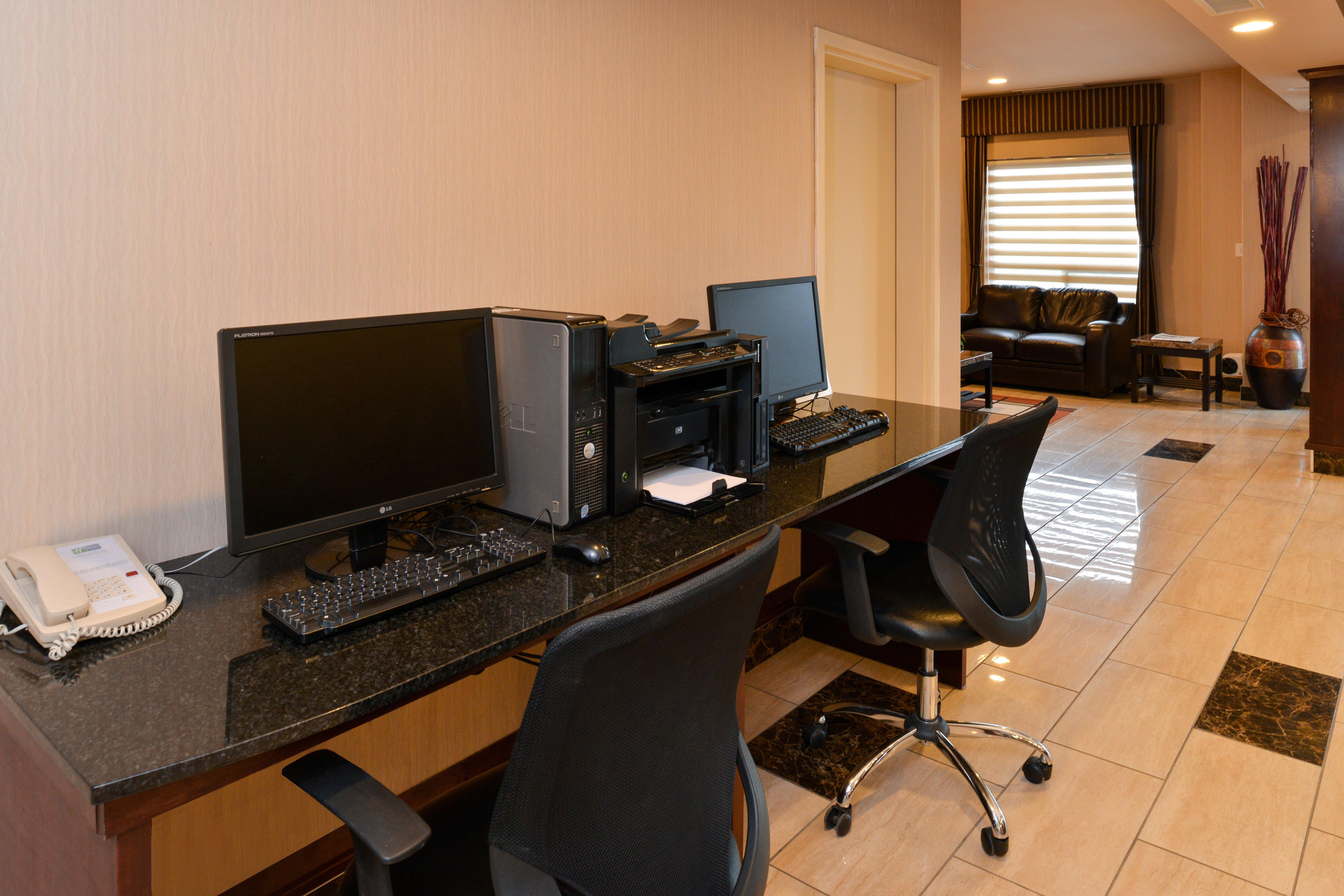 Holiday Inn Express Edmonton North By Ihg Exterior photo