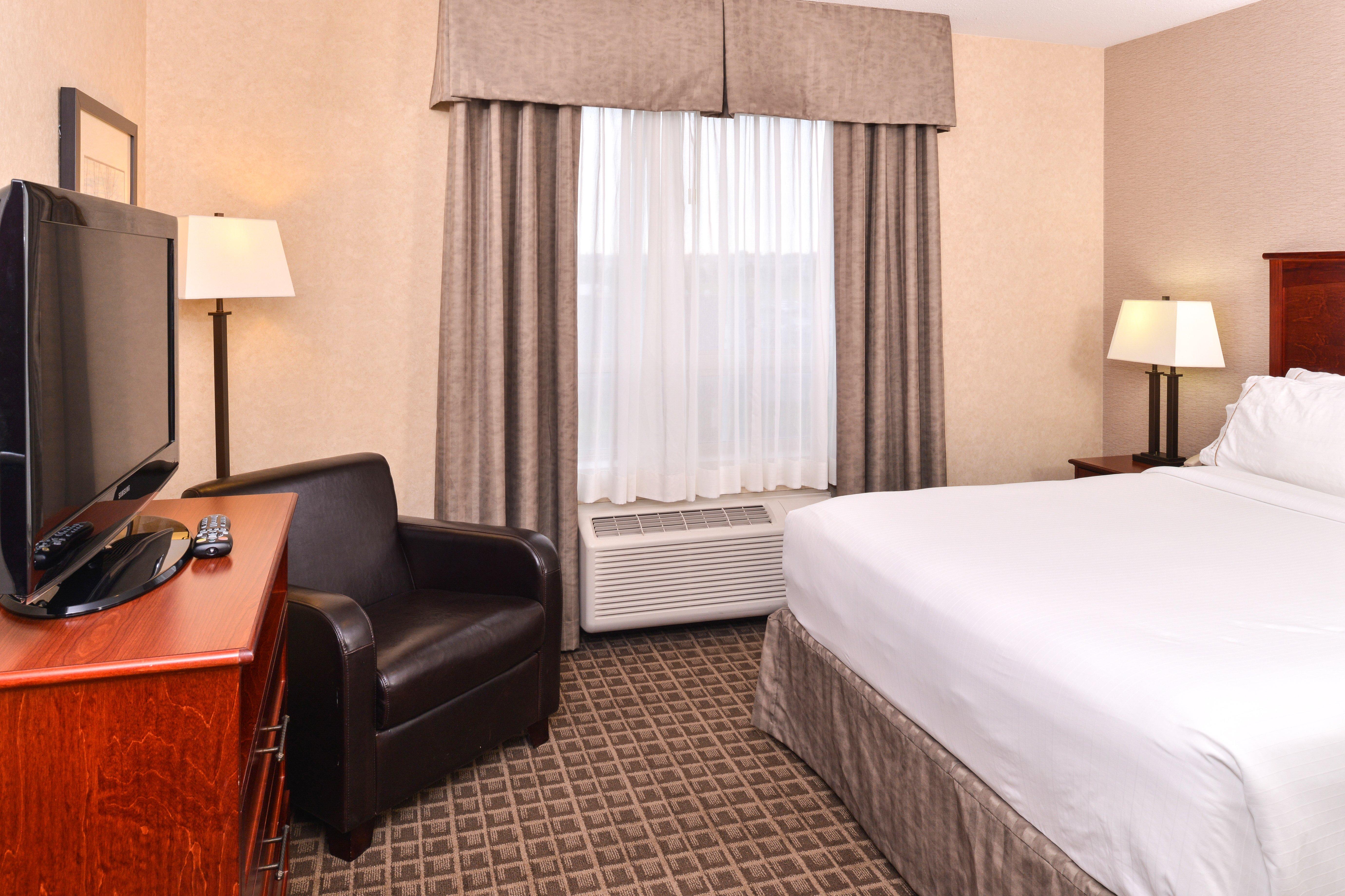 Holiday Inn Express Edmonton North By Ihg Exterior photo
