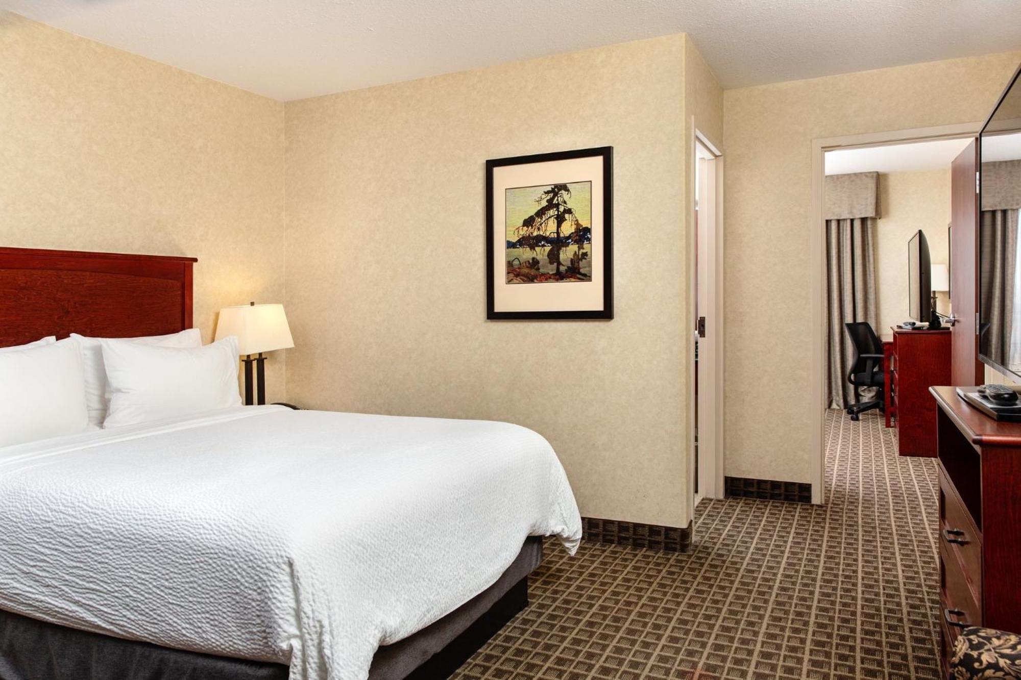 Holiday Inn Express Edmonton North By Ihg Exterior photo