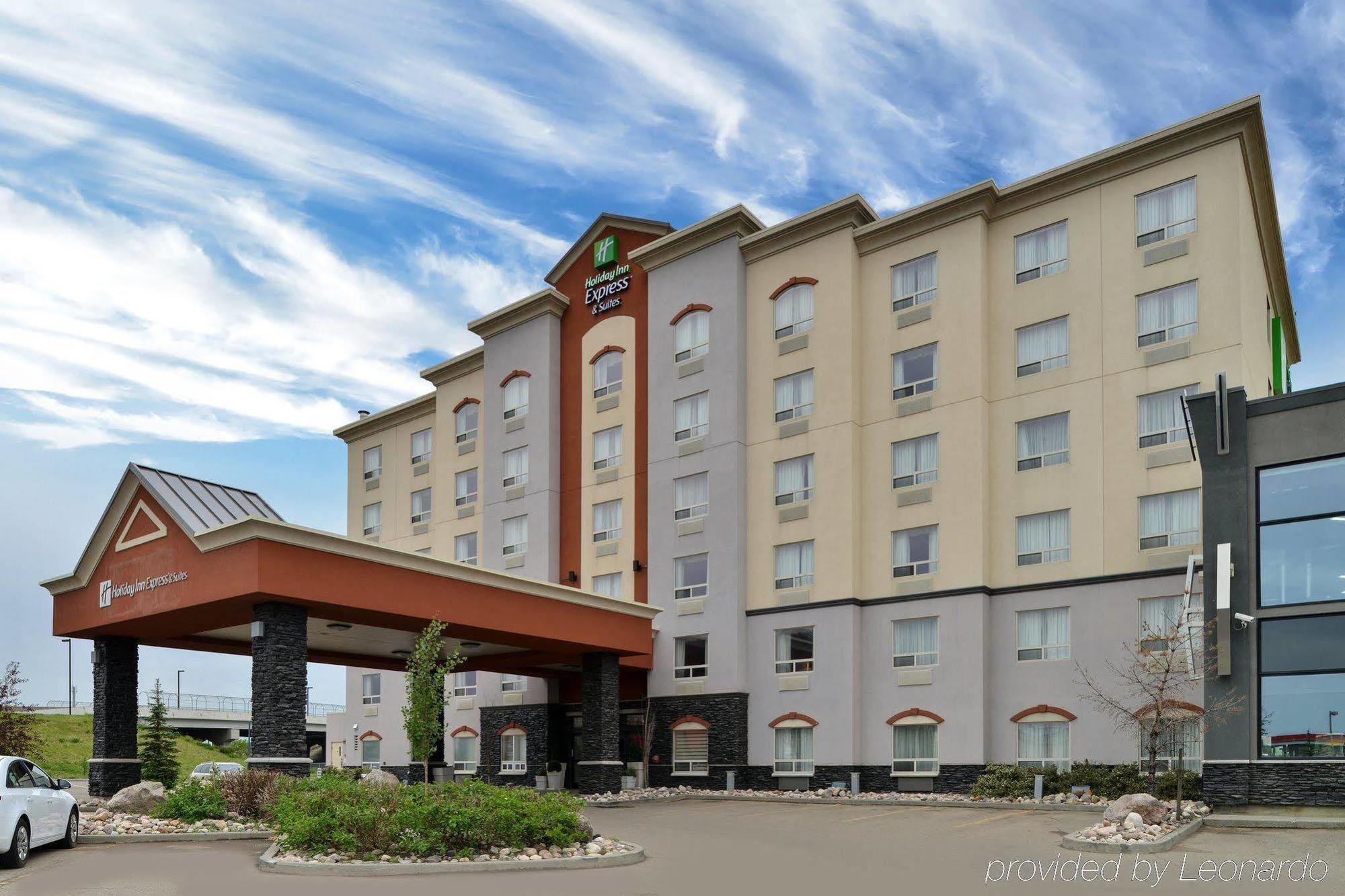 Holiday Inn Express Edmonton North By Ihg Exterior photo