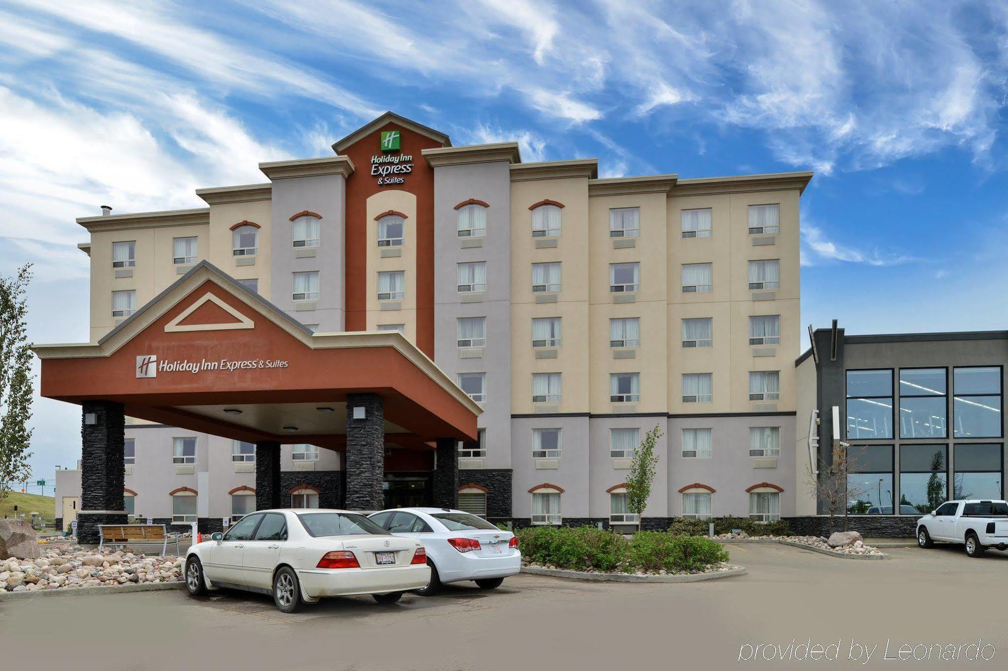 Holiday Inn Express Edmonton North By Ihg Exterior photo