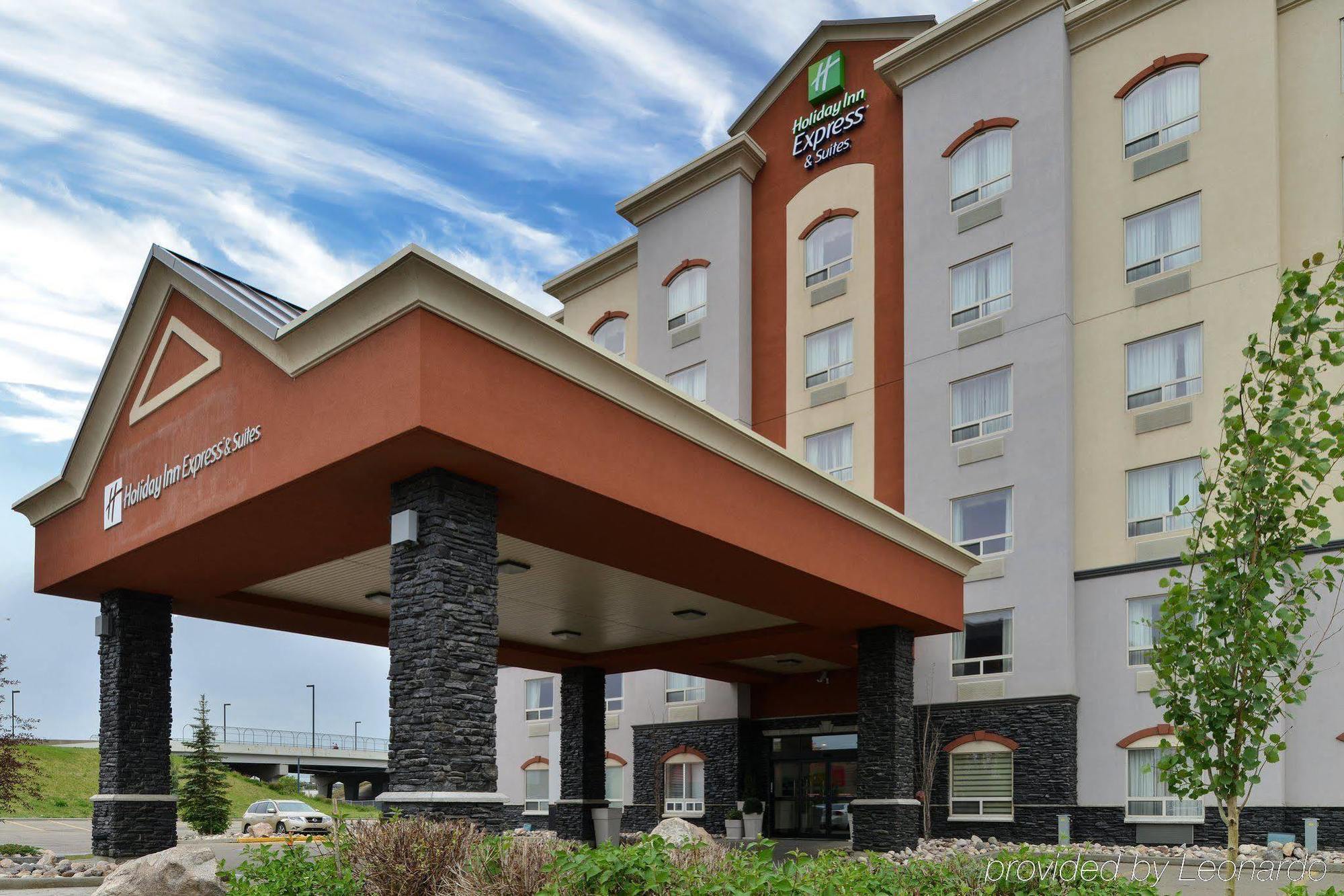 Holiday Inn Express Edmonton North By Ihg Exterior photo