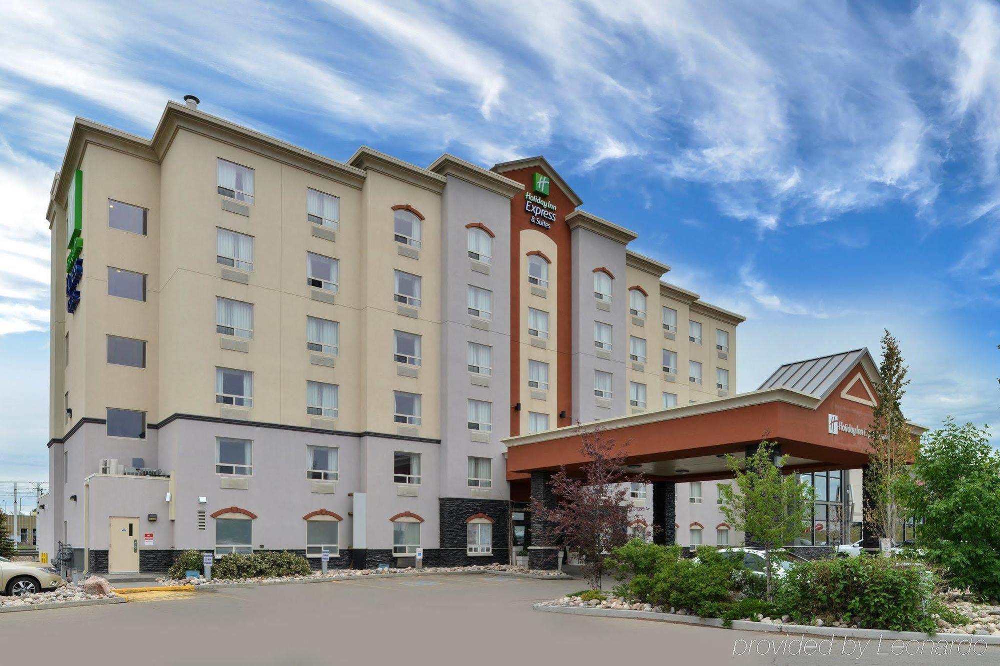 Holiday Inn Express Edmonton North By Ihg Exterior photo