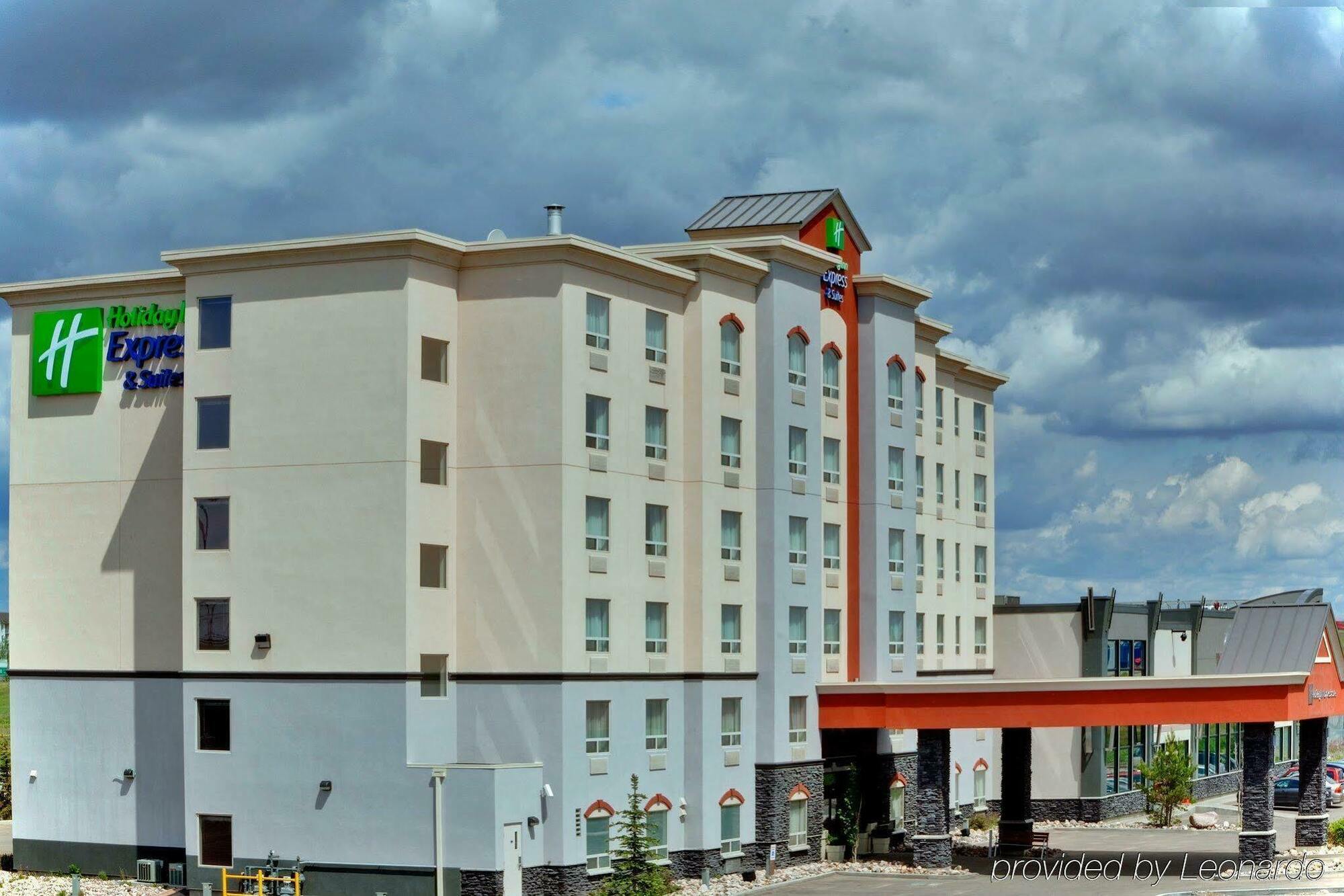 Holiday Inn Express Edmonton North By Ihg Exterior photo