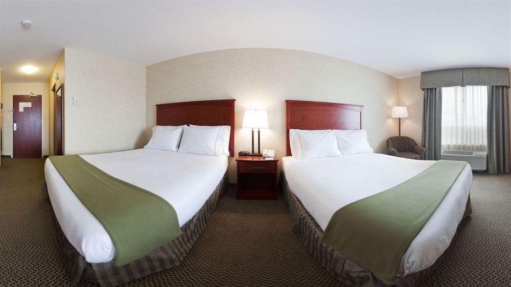 Holiday Inn Express Edmonton North By Ihg Exterior photo