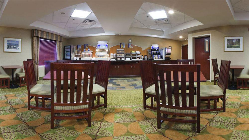 Holiday Inn Express Edmonton North By Ihg Exterior photo